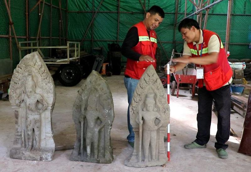 Arkeolog Temukan 12 Patung Penjaga Pintu di Istana Kuno Angkor Thom